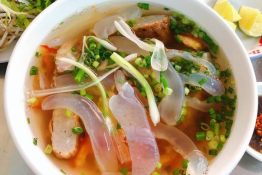 Bun Sua Nha Trang (Rice Vermicelli with Jellyfish)